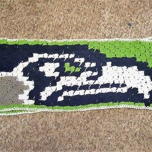 #534 NWT Crocheted 7' Seahawks Scarf